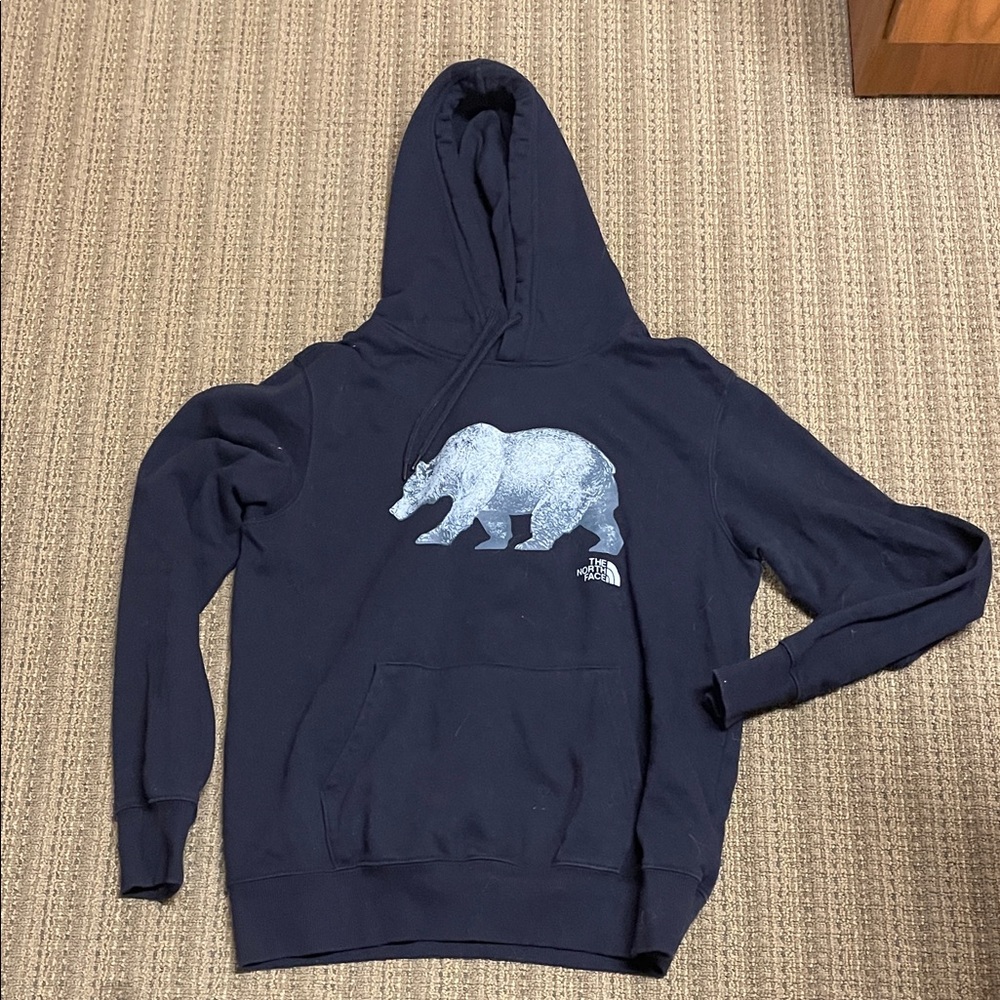 💙 The North Face Navy Hoodie with Bear Graphic Men’s Medium 💙